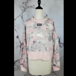 Cropped camo sweatshirt Sz M